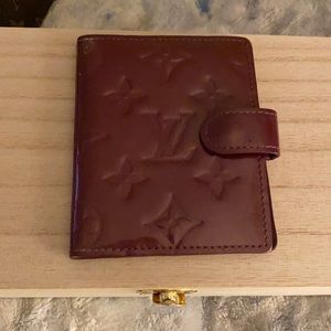 Maroon women’s LV wallet